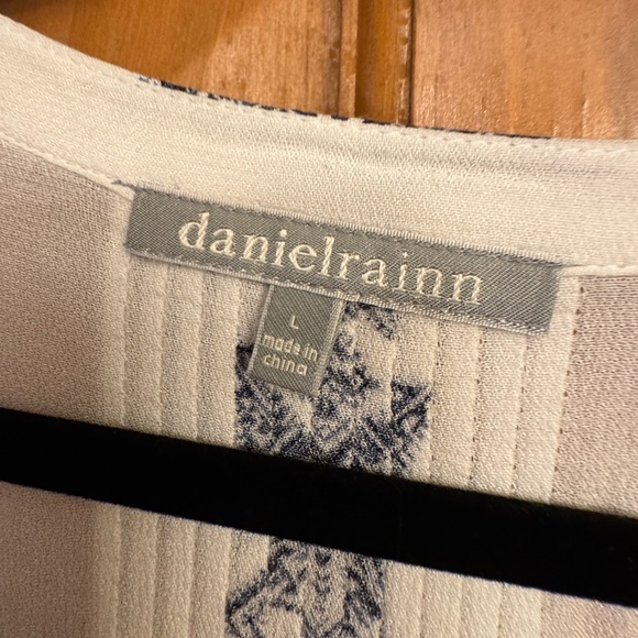 Daniel Rainn Amely Split Neck Blouse Sz. L - Picture 2 of 6